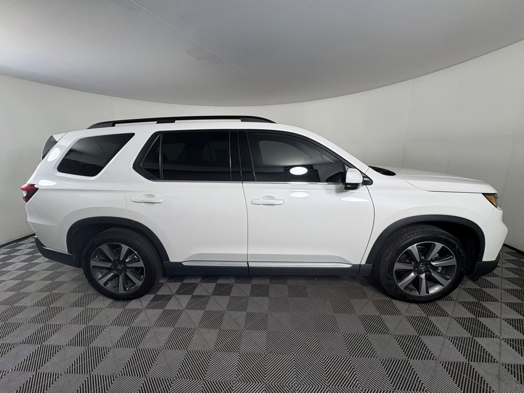 Used 2025 Honda Pilot Elite image 8