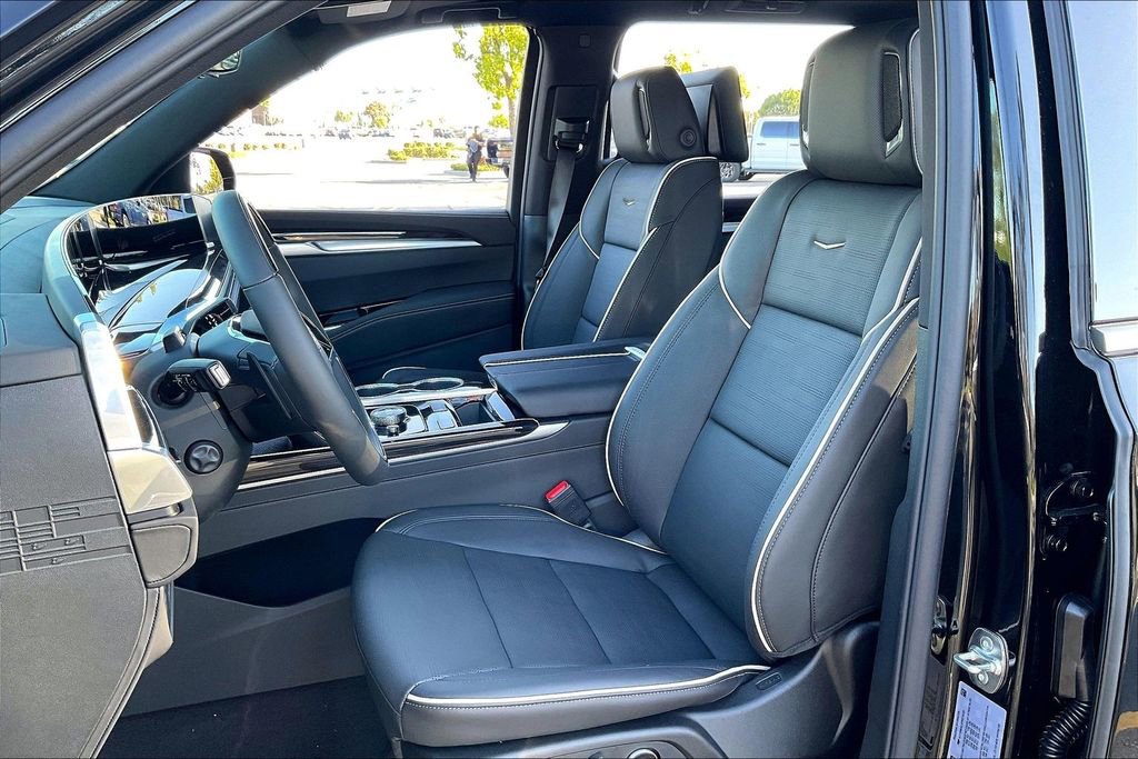 New 2026 Cadillac Escalade ESV Luxury image 12