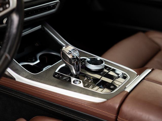 Used 2020 BMW X7 M50i image 27