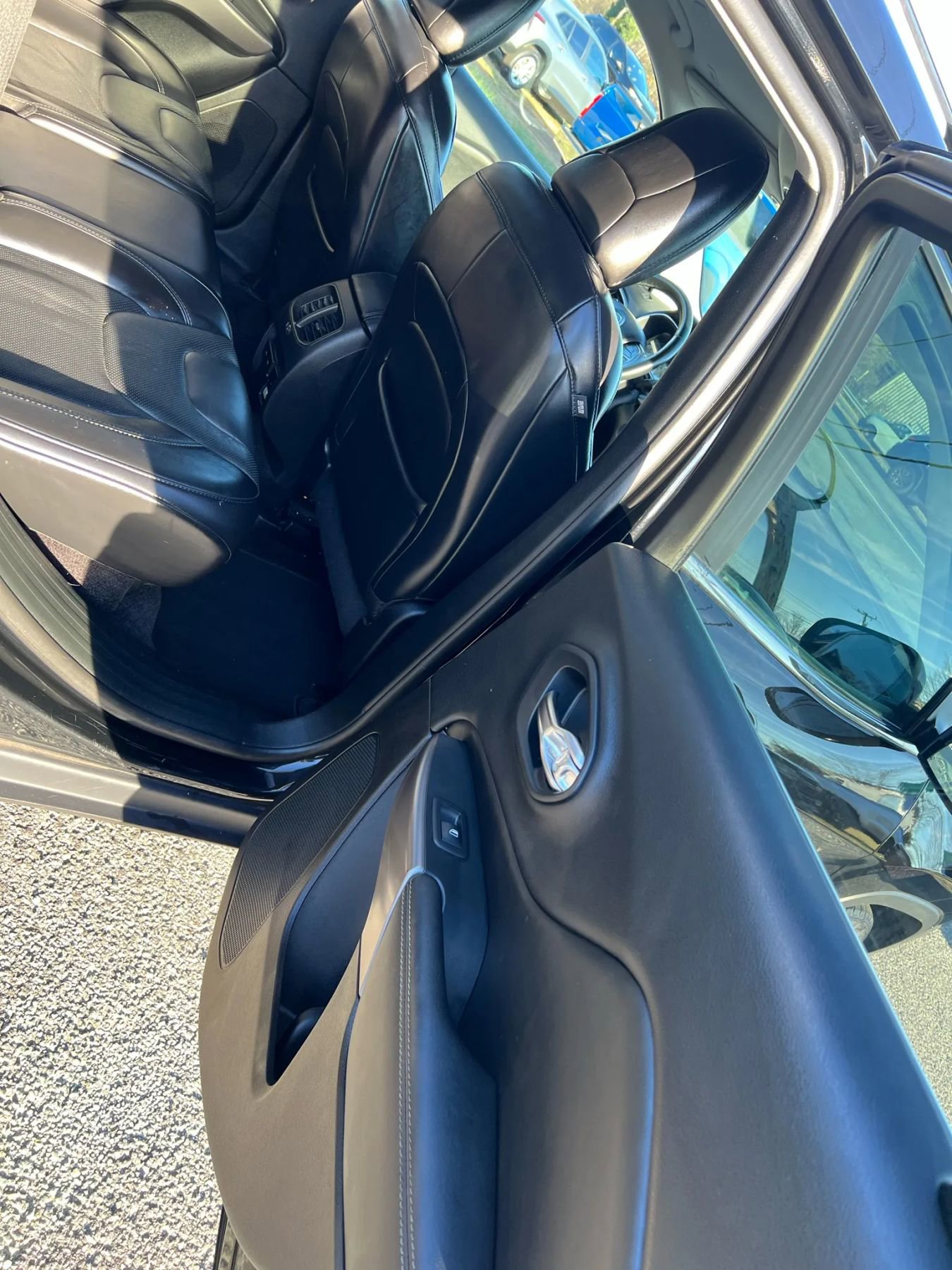 Used 2019 Jeep Cherokee Limited image 21