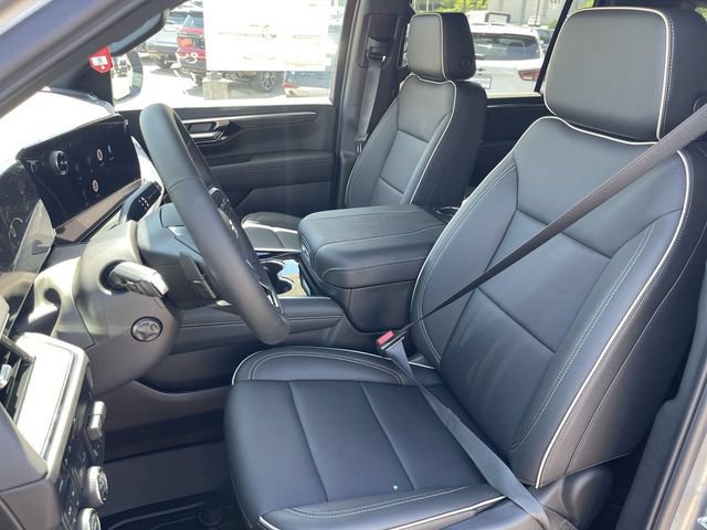 New 2026 Chevrolet Suburban Premier w/ Sun And Tow Package AWD/4WD image 11