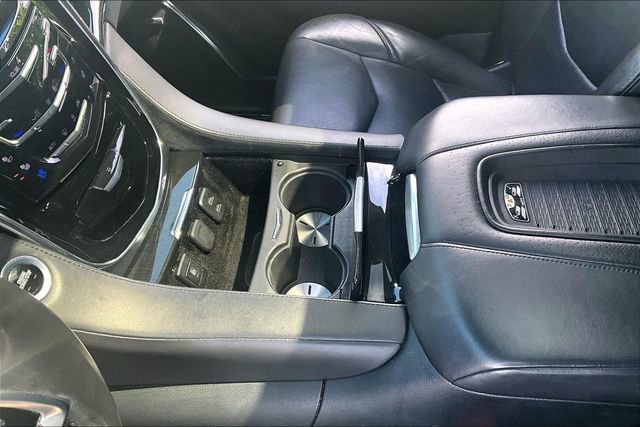 Used 2018 Cadillac Escalade Platinum AWD/4WD image 15