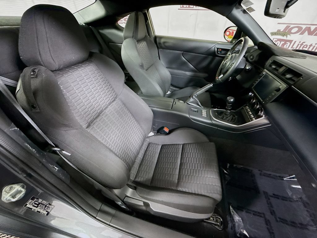 Certified 2023 Toyota GR86 w/ ALL Weather Mat Package (TMS) RWD image 30