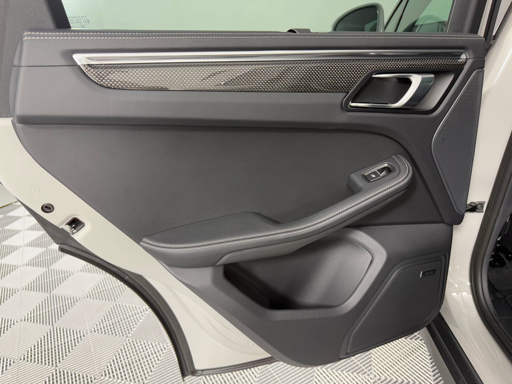 New 2026 Porsche Macan GTS AWD/4WD image 28