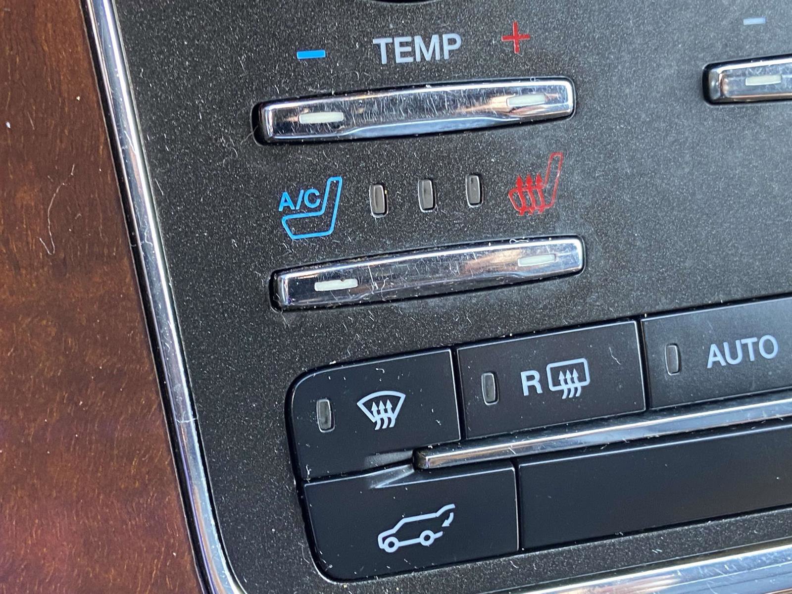 Used 2017 Lincoln Navigator Select image 19