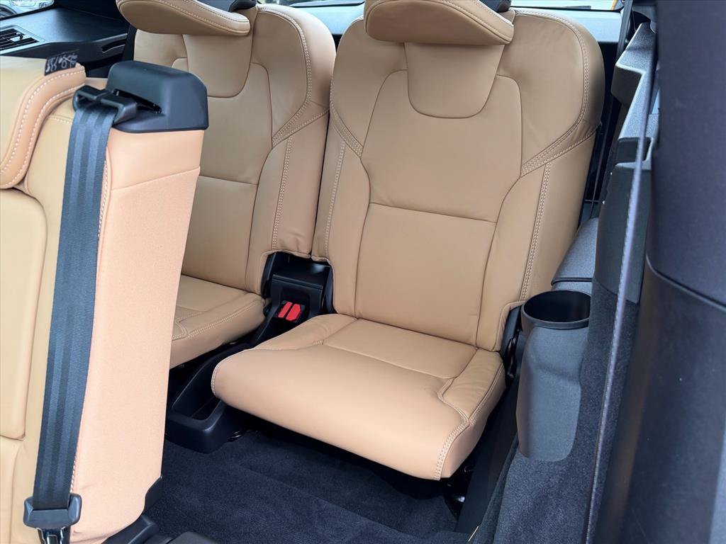 Certified 2023 Volvo XC90 T8 Ultimate w/ Protection Package AWD/4WD image 13