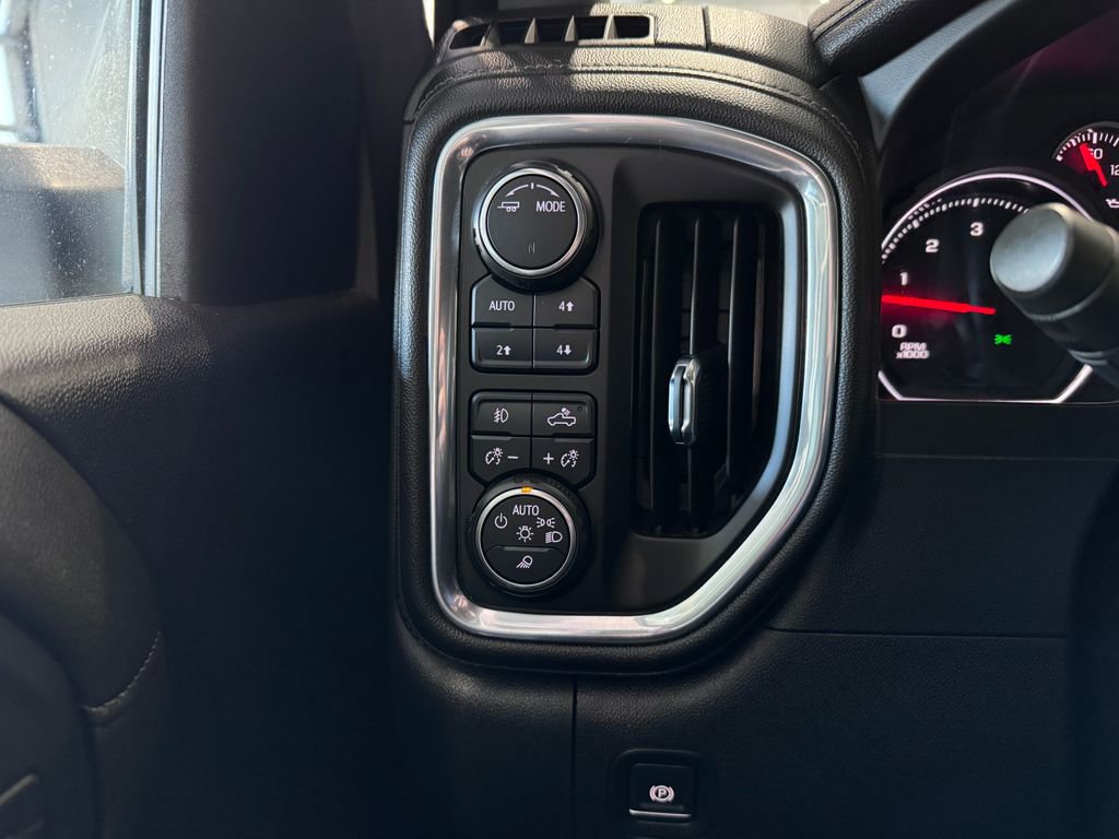 Used 2020 Chevrolet Silverado 2500 LTZ image 25