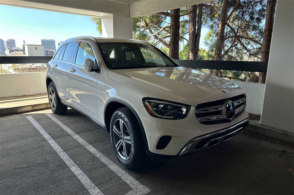 Certified 2022 Mercedes-Benz GLC 300 4MATIC w/ Premium Package Lite image 2