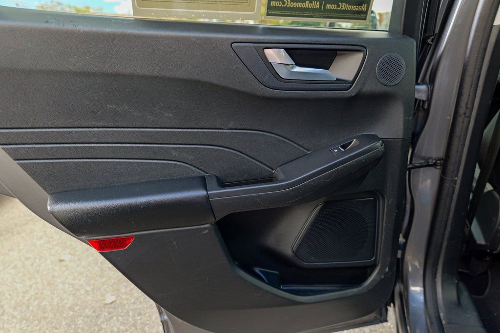 Used 2022 Ford Escape SEL w/ Technology Package image 24