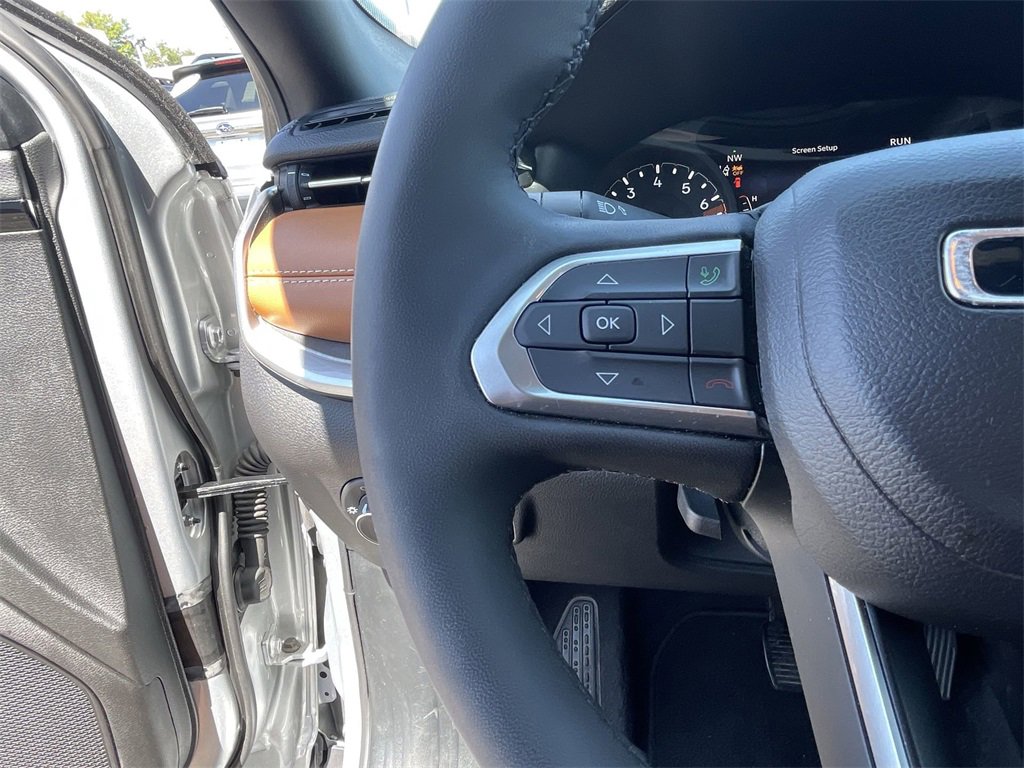 Used 2024 Jeep Compass Limited image 17