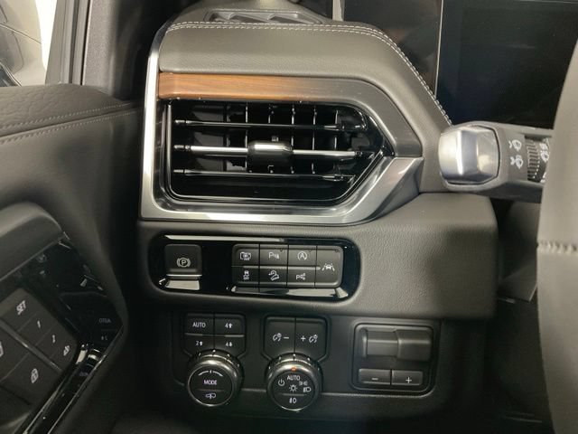 New 2026 GMC Yukon XL Denali w/ Denali Reserve Package AWD/4WD image 21