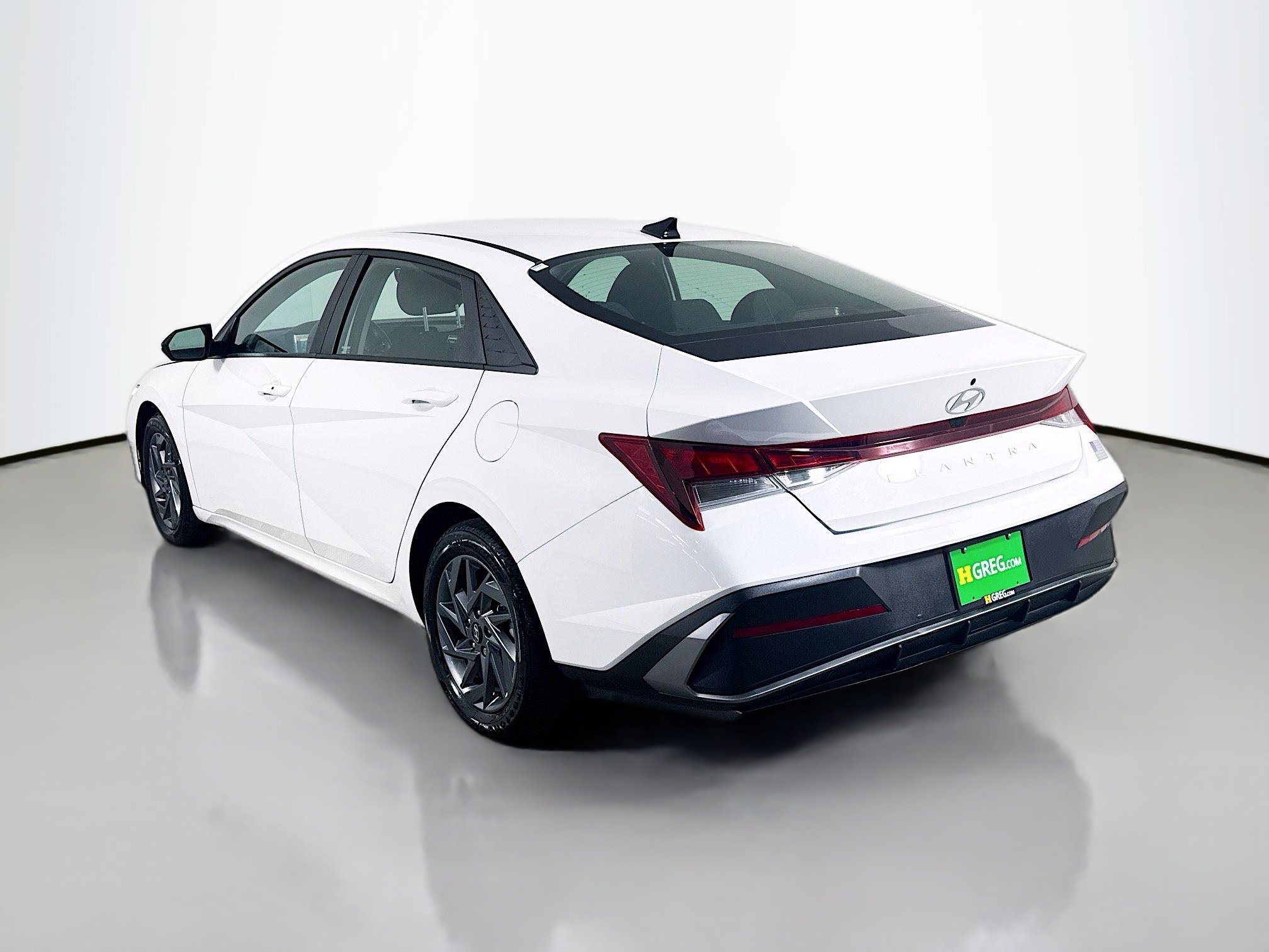 Used 2024 Hyundai Elantra SEL FWD image 7
