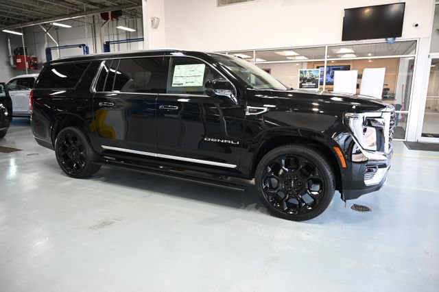 New 2026 GMC Yukon XL Denali w/ Denali Reserve Package AWD/4WD image 8