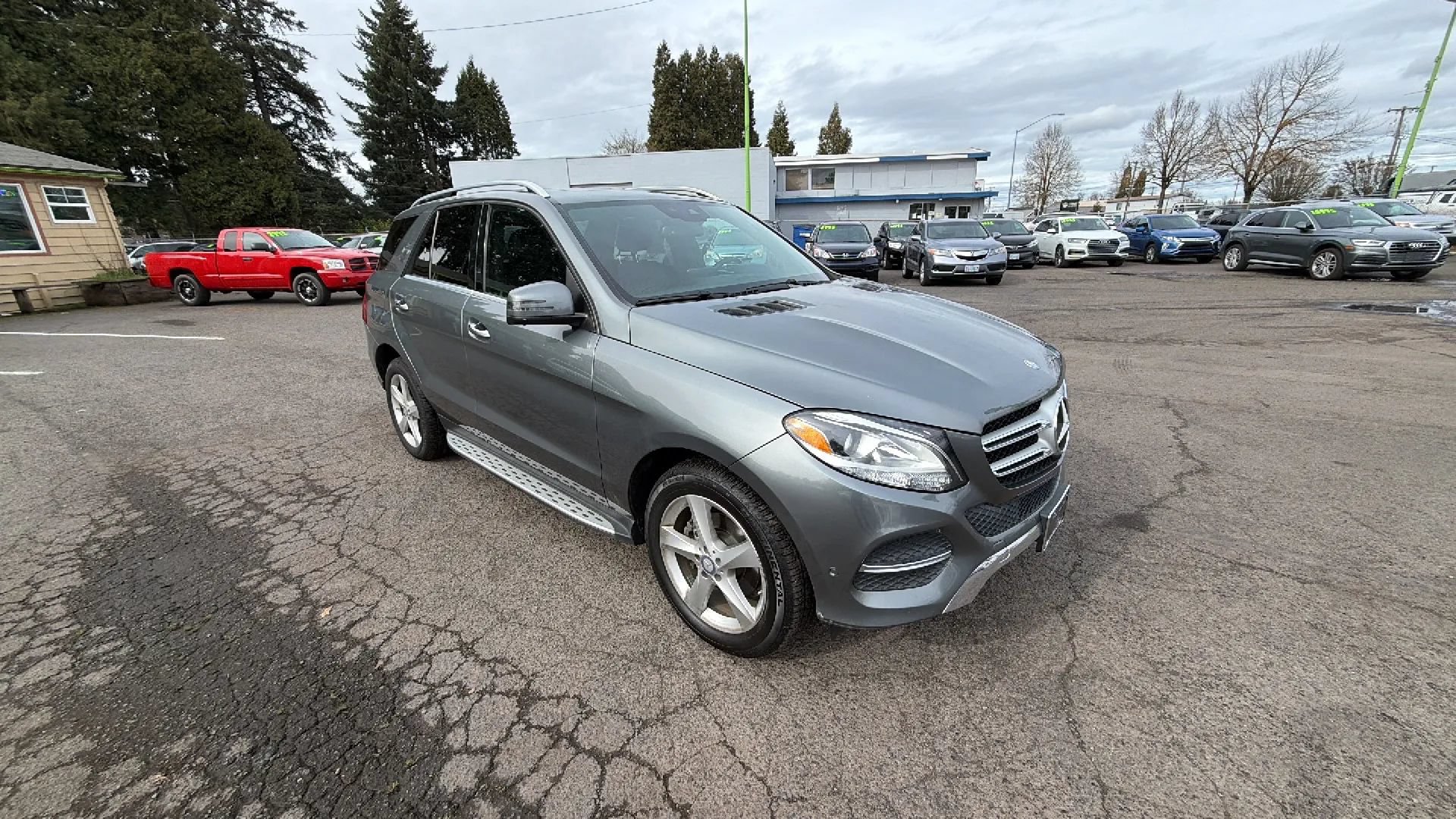 Used 2017 Mercedes-Benz GLE 350 4MATIC image 2