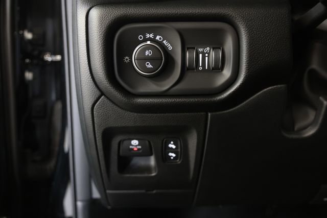 Used 2023 RAM 1500 Laramie AWD/4WD image 27