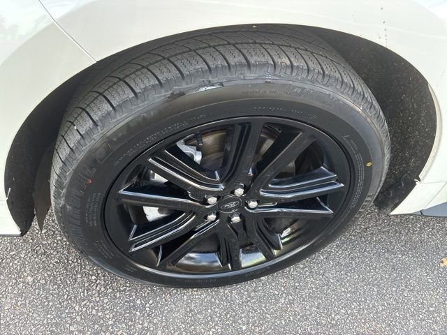 Used 2023 Ford Edge ST-Line image 11