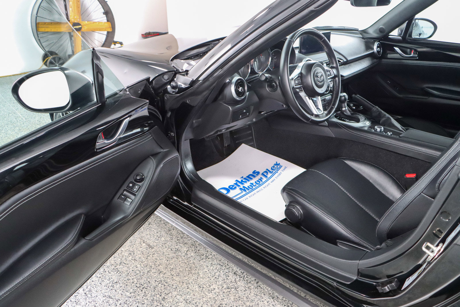 Used 2025 MAZDA MX-5 Miata RF Grand Touring image 3