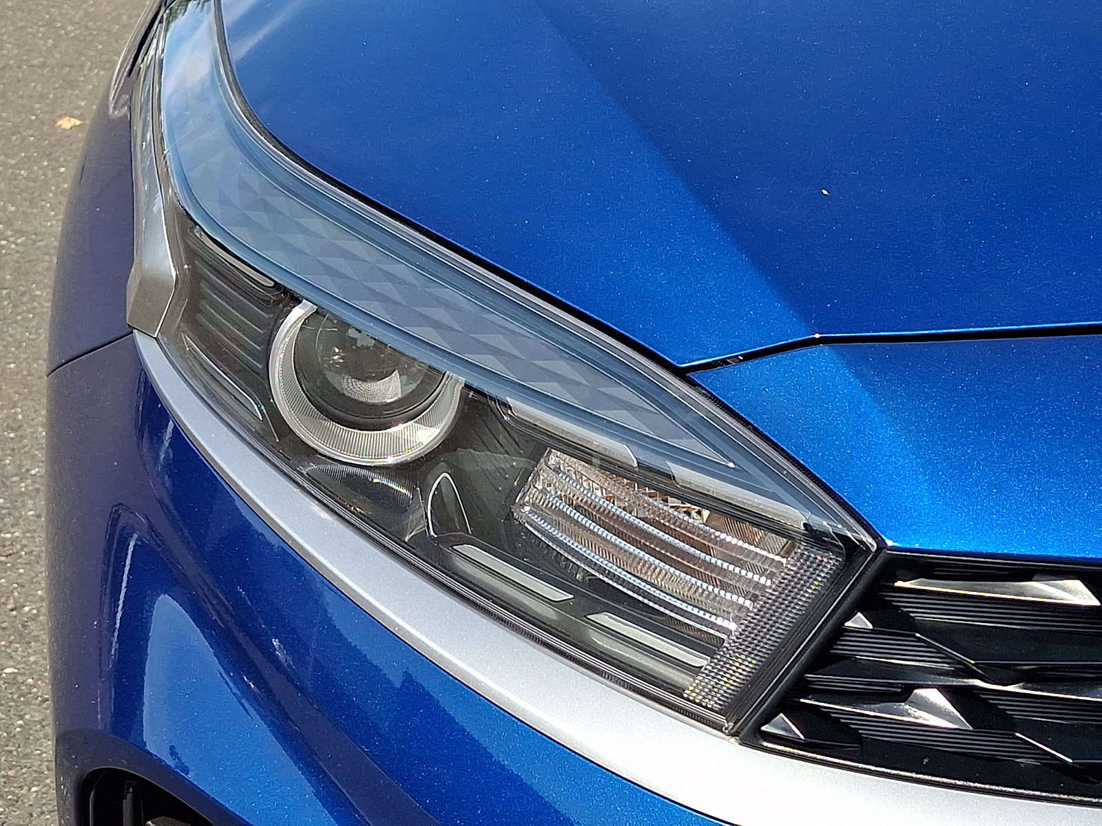 Used 2023 Kia Forte LXS w/ LXS Technology Package FWD image 11