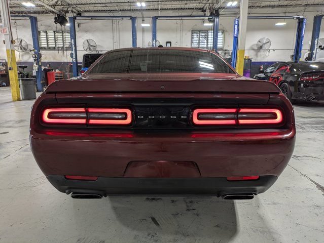 Used 2022 Dodge Challenger R/T RWD image 4