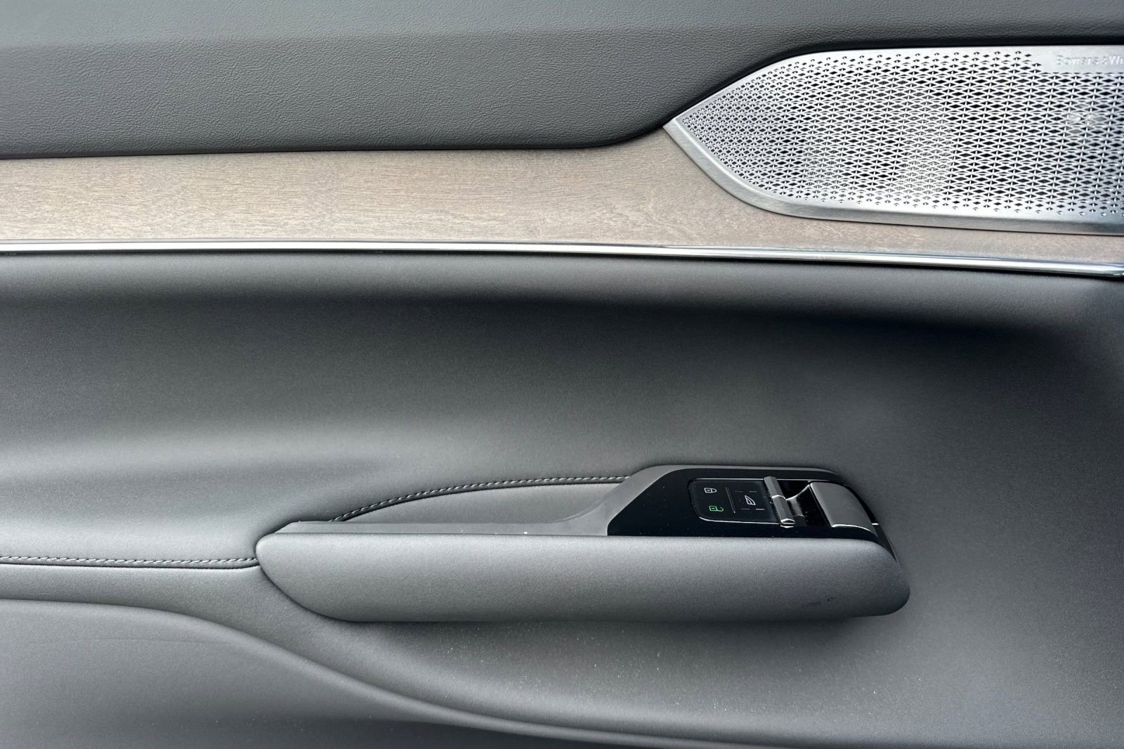 New 2025 Volvo EX90 Ultra AWD/4WD image 14