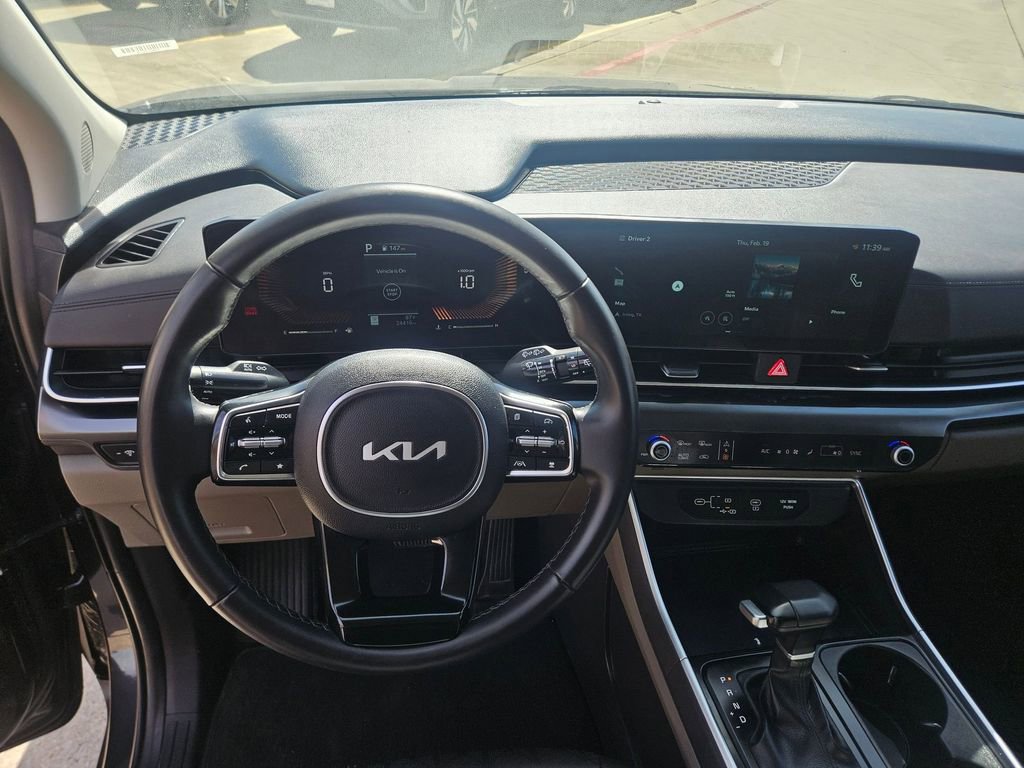 Used 2025 Kia Carnival image 17