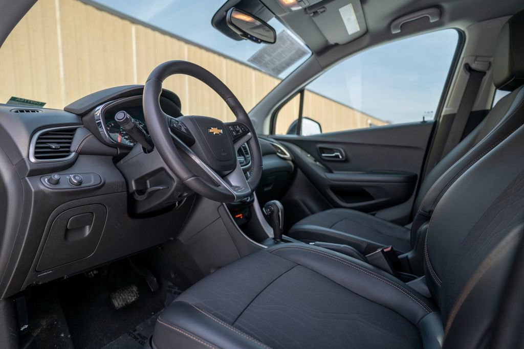 Certified 2021 Chevrolet Trax LT w/ Driver Confidence Package image 5