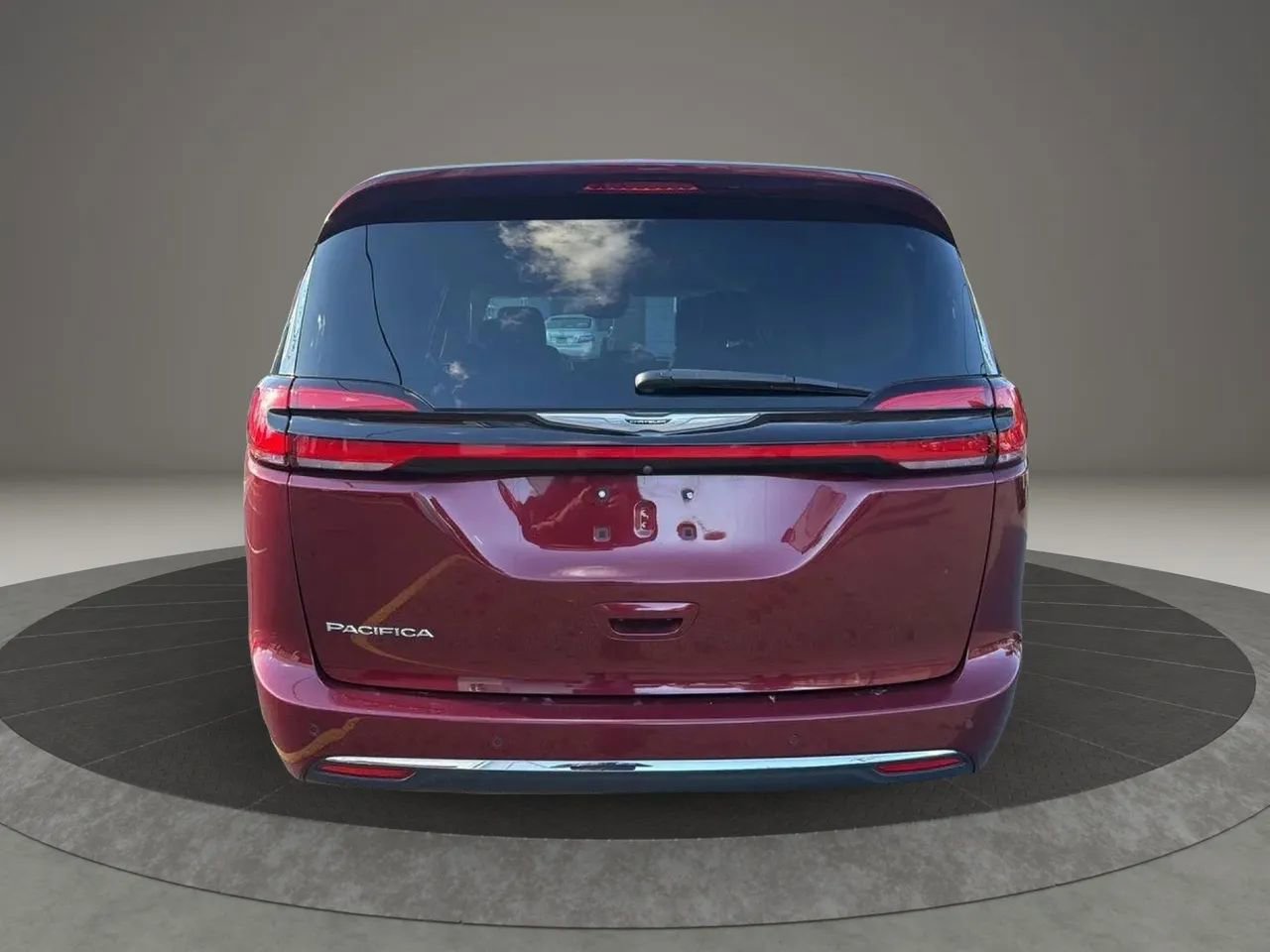 Used 2021 Chrysler Pacifica Touring-L image 6