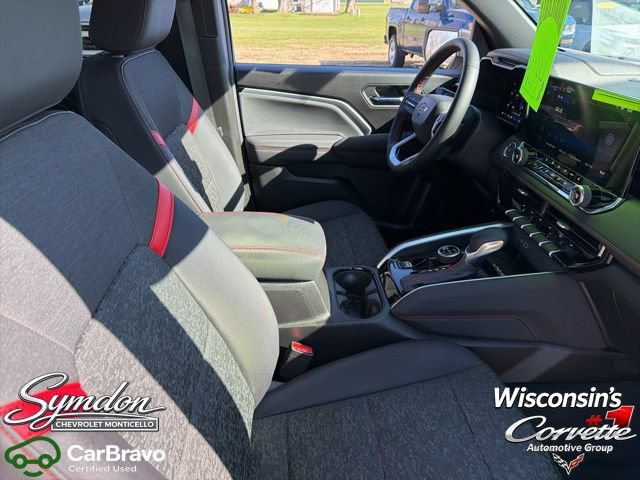 Used 2025 Chevrolet Colorado Z71 w/ Technology Package AWD/4WD image 22