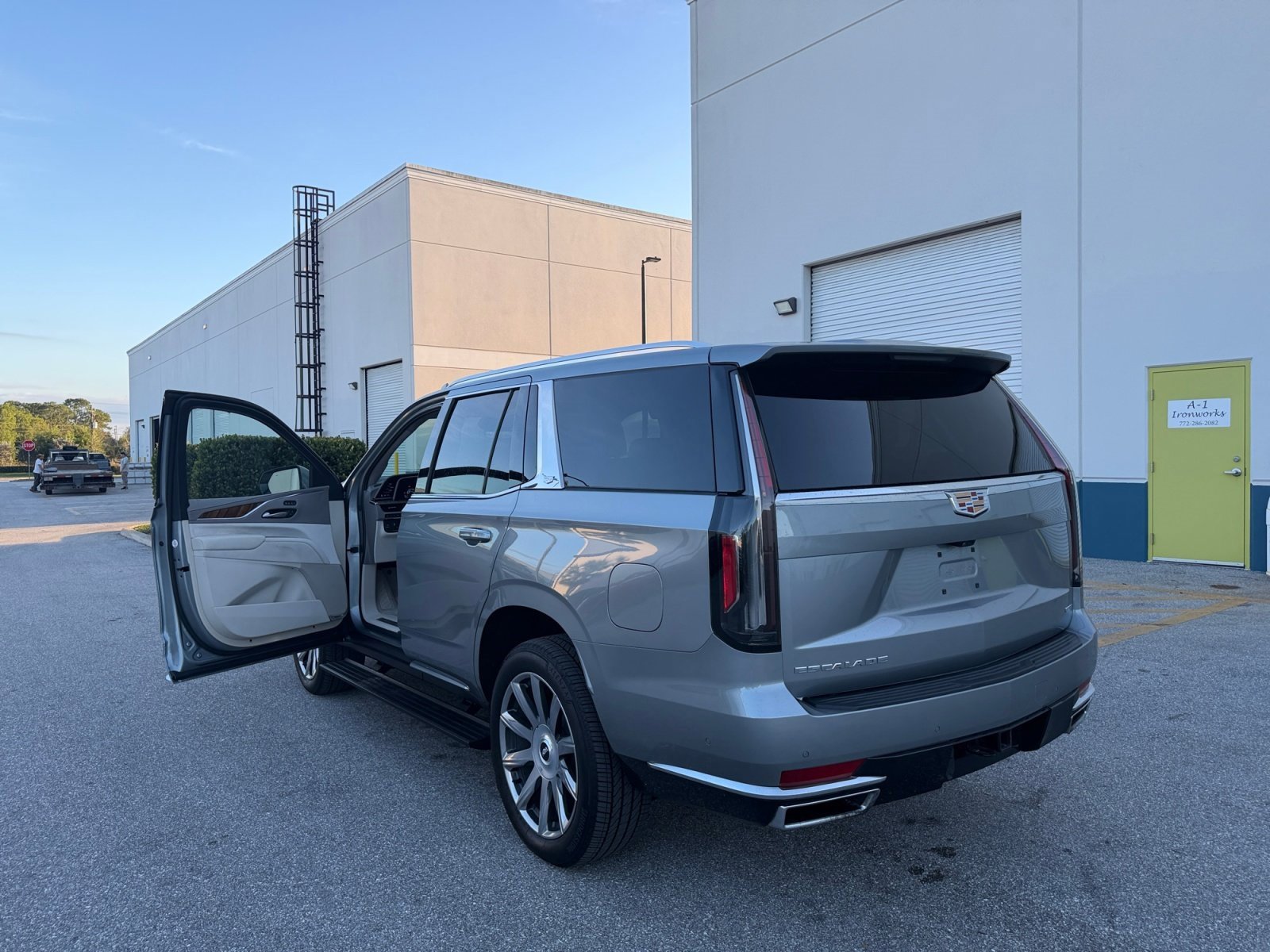 Used 2024 Cadillac Escalade Premium Luxury Platinum image 45