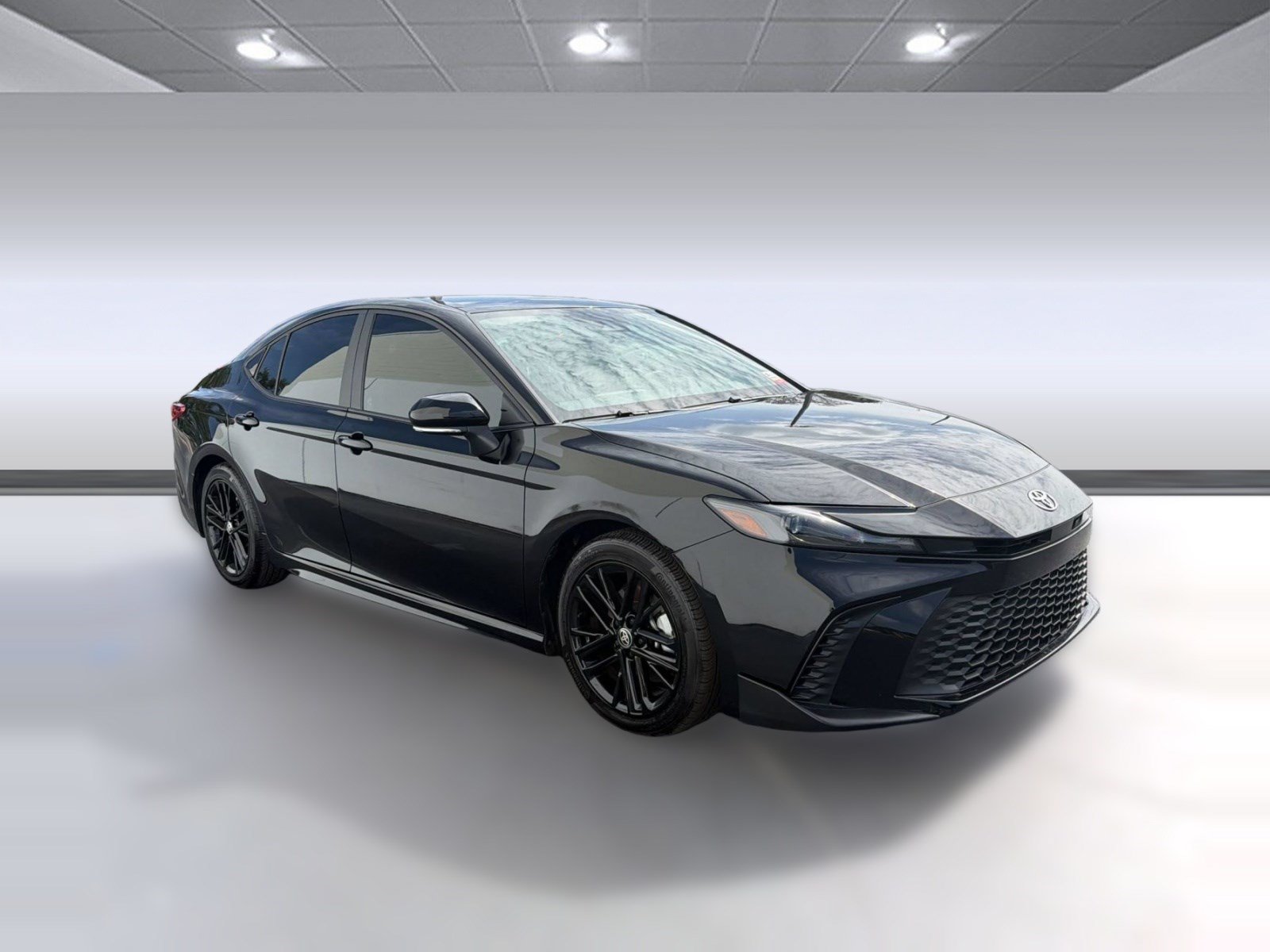 Used 2025 Toyota Camry SE FWD image 6
