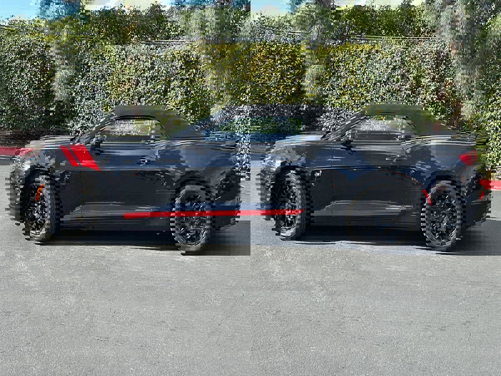 Used 2019 Chevrolet Camaro LT image 3