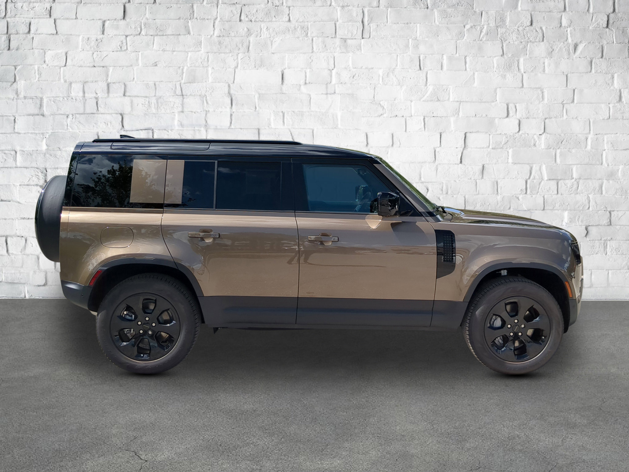 New 2026 Land Rover Defender 110 S image 7