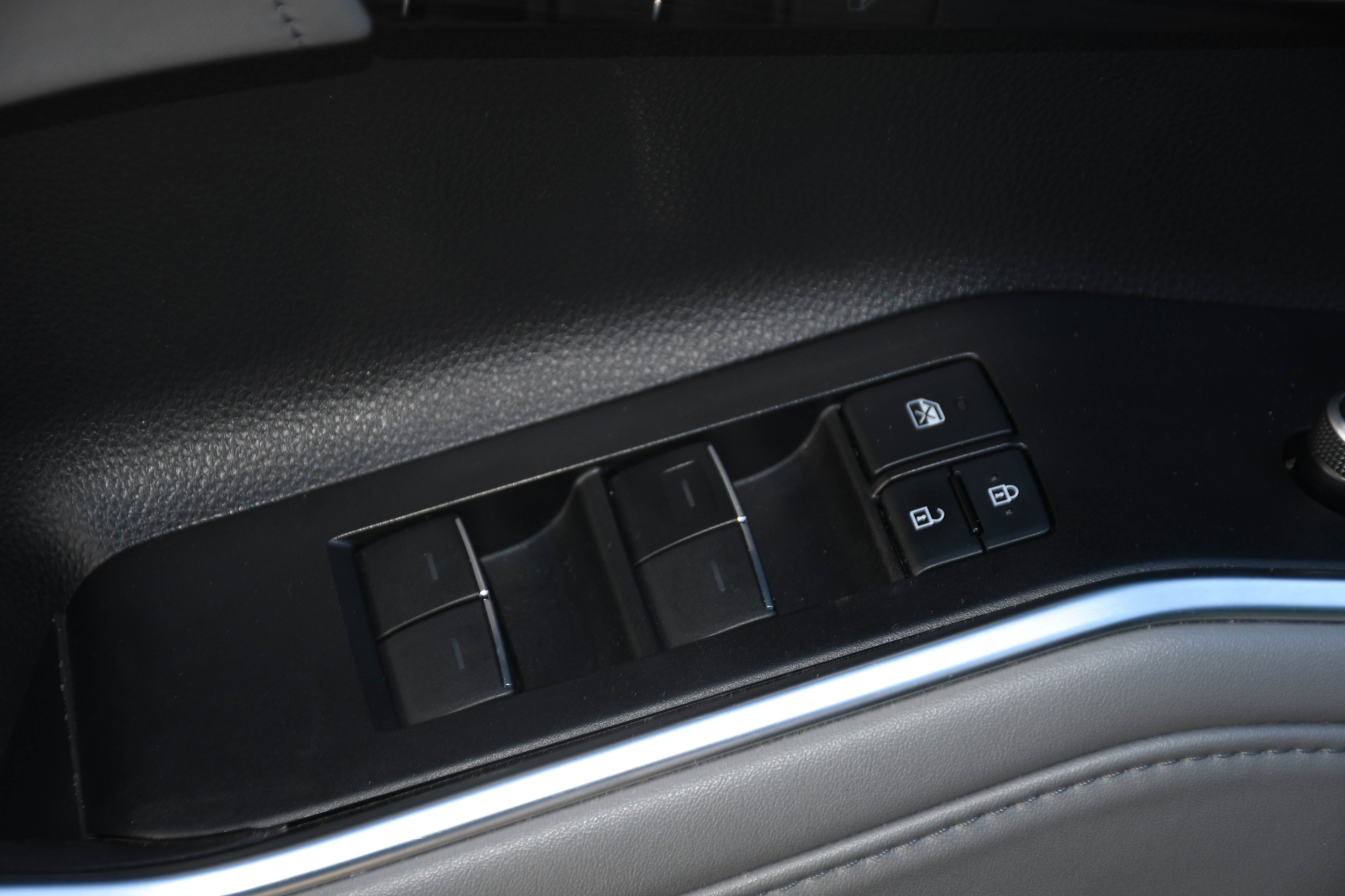 Used 2020 Toyota Highlander Limited image 11