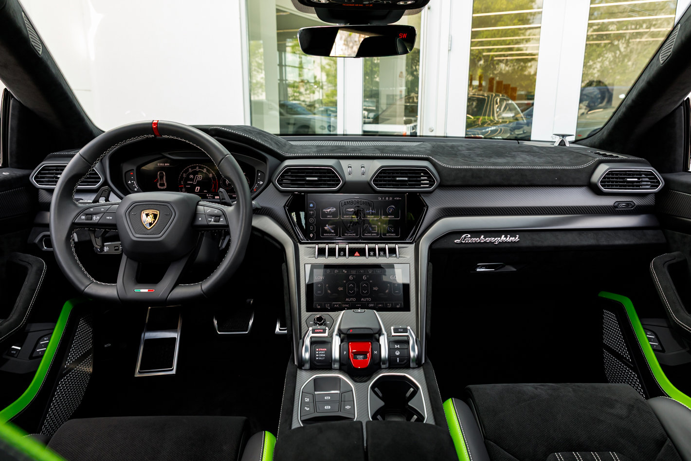 Used 2024 Lamborghini Urus Performante AWD/4WD image 40