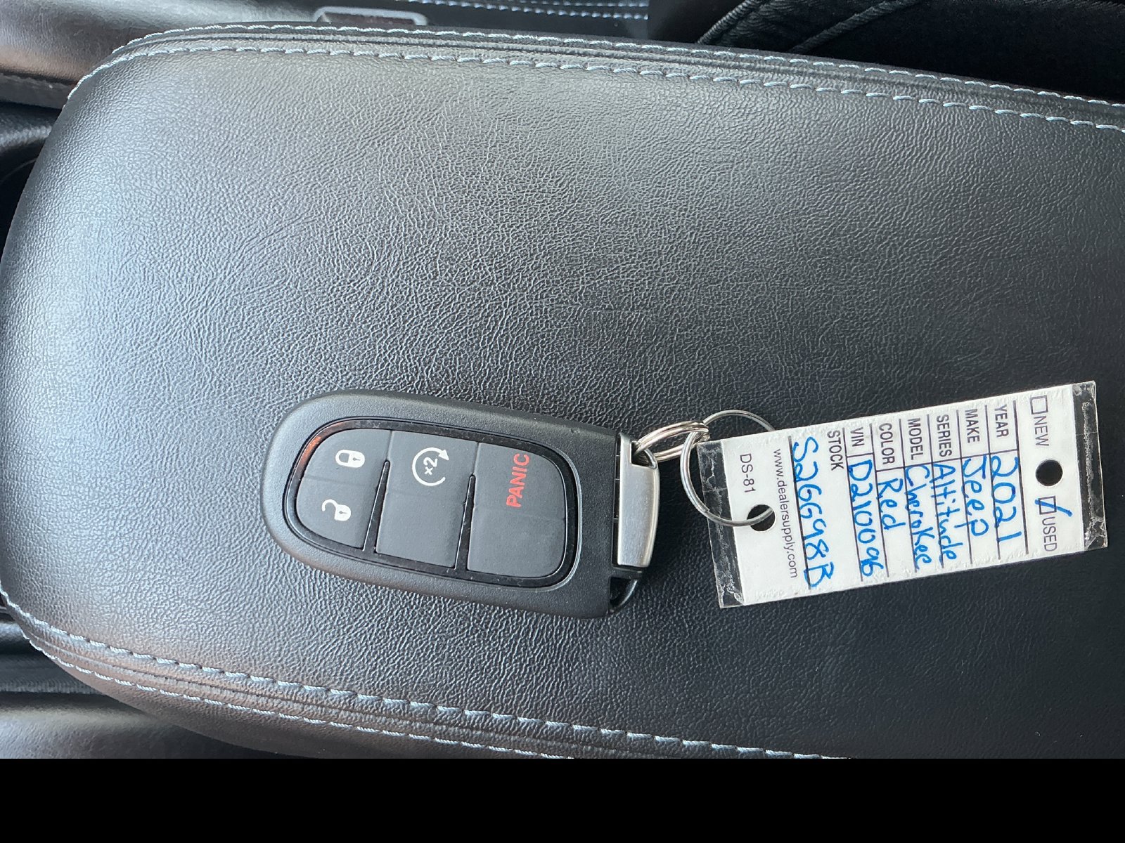Used 2021 Jeep Cherokee Latitude Plus AWD/4WD image 28
