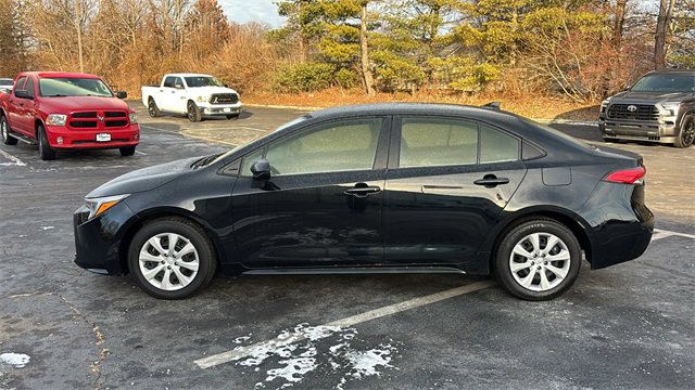 Used 2024 Toyota Corolla LE image 6