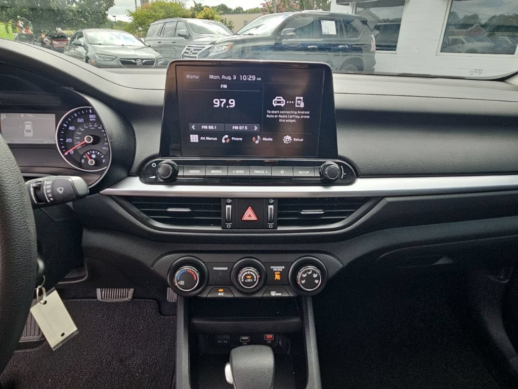 Used 2024 Kia Forte LXS w/ LXS Technology Package FWD image 14