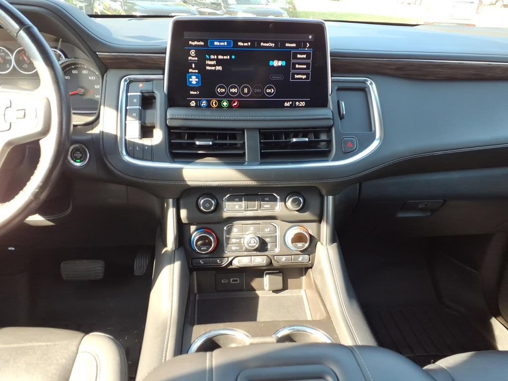 Used 2021 Chevrolet Tahoe Z71 w/ Luxury Package AWD/4WD image 17