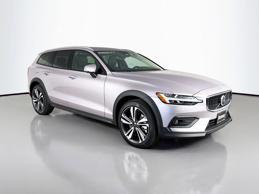 New 2026 Volvo V60 B5 Cross Country Plus w/ Climate Package