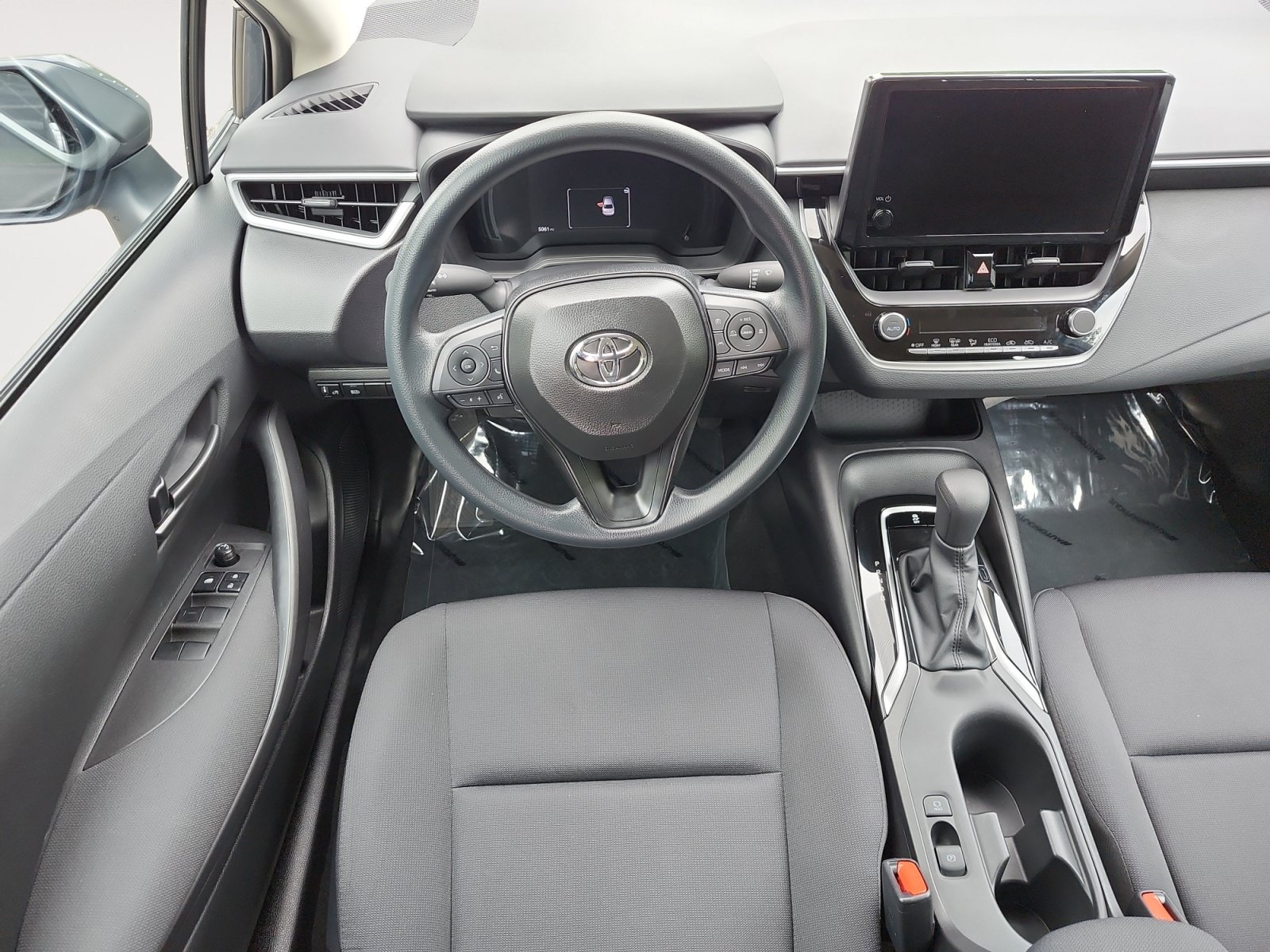 Used 2026 Toyota Corolla LE FWD image 14