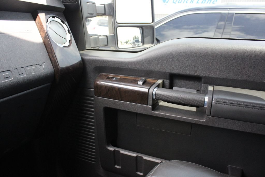 Used 2016 Ford F350 Platinum w/ Platinum Package AWD/4WD image 18