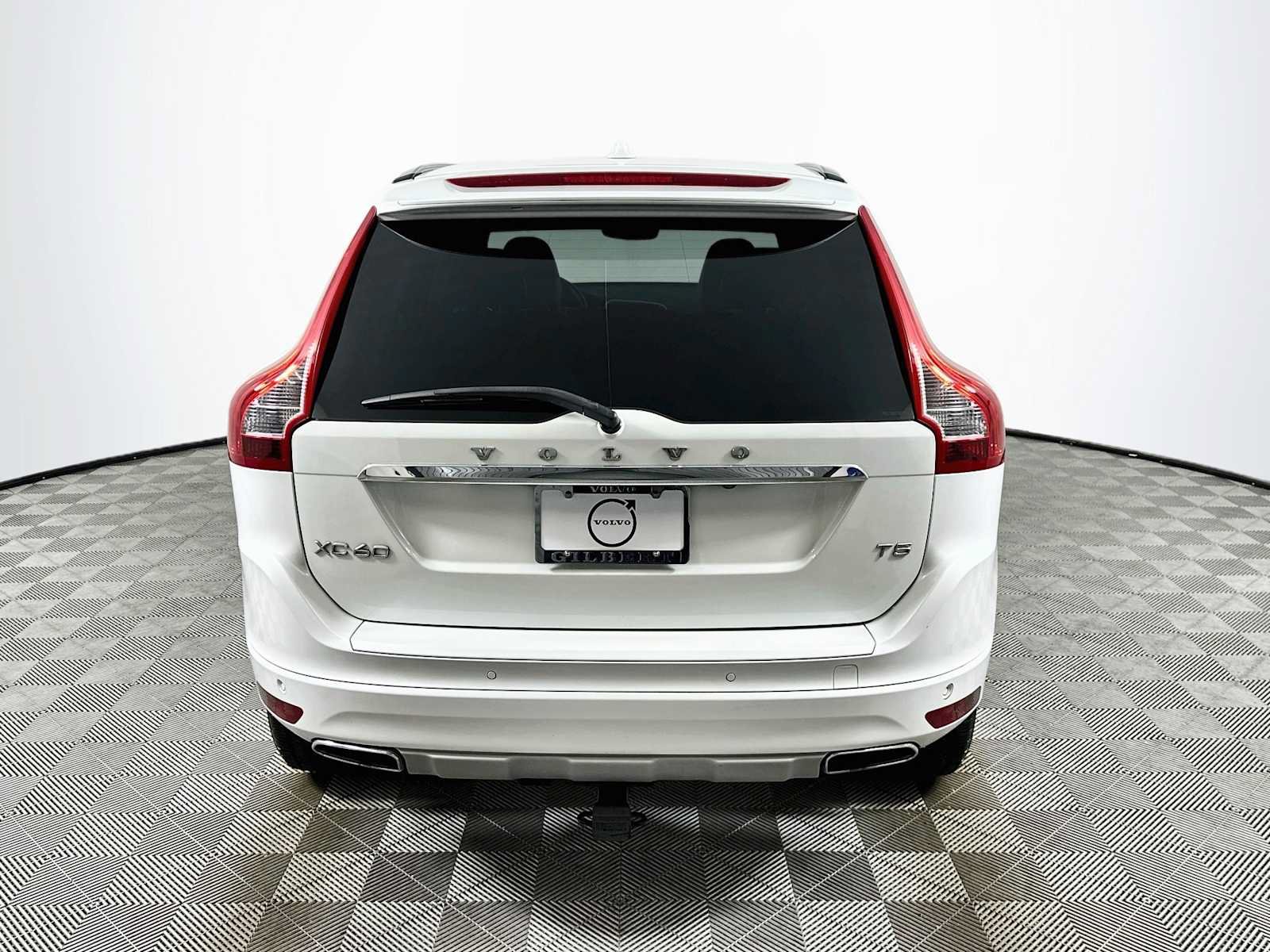 Used 2017 Volvo XC60 T5 Inscription w/ Preferred Option Package FWD image 6