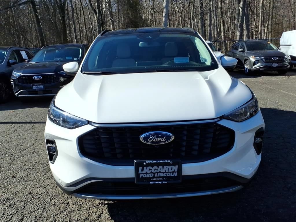 New 2024 Ford Escape SE w/ PHEV Premium Package FWD image 2