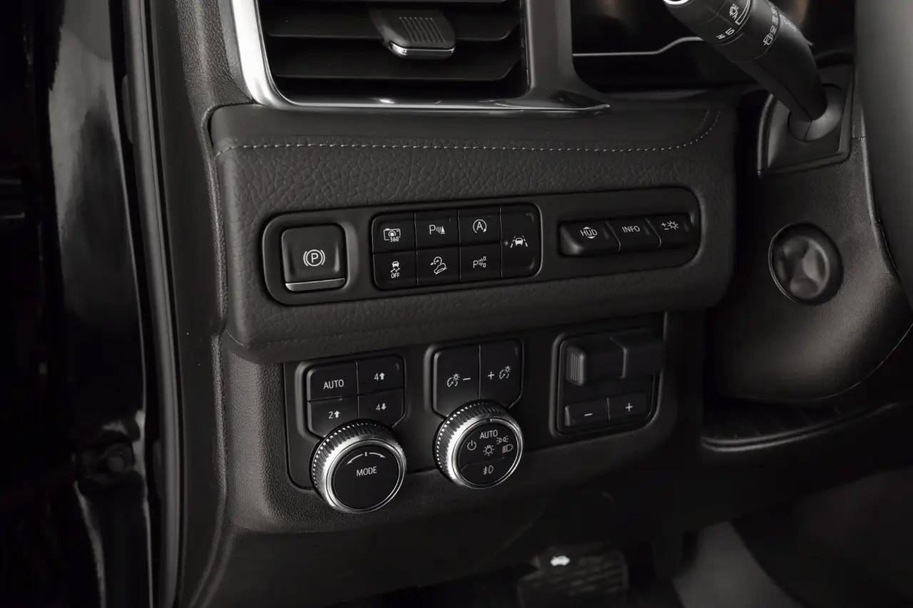 Used 2024 GMC Yukon Denali w/ Advanced Technology Package image 35