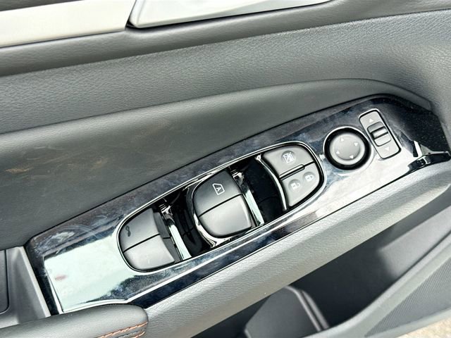 New 2025 Nissan Altima 2.5 SR image 15