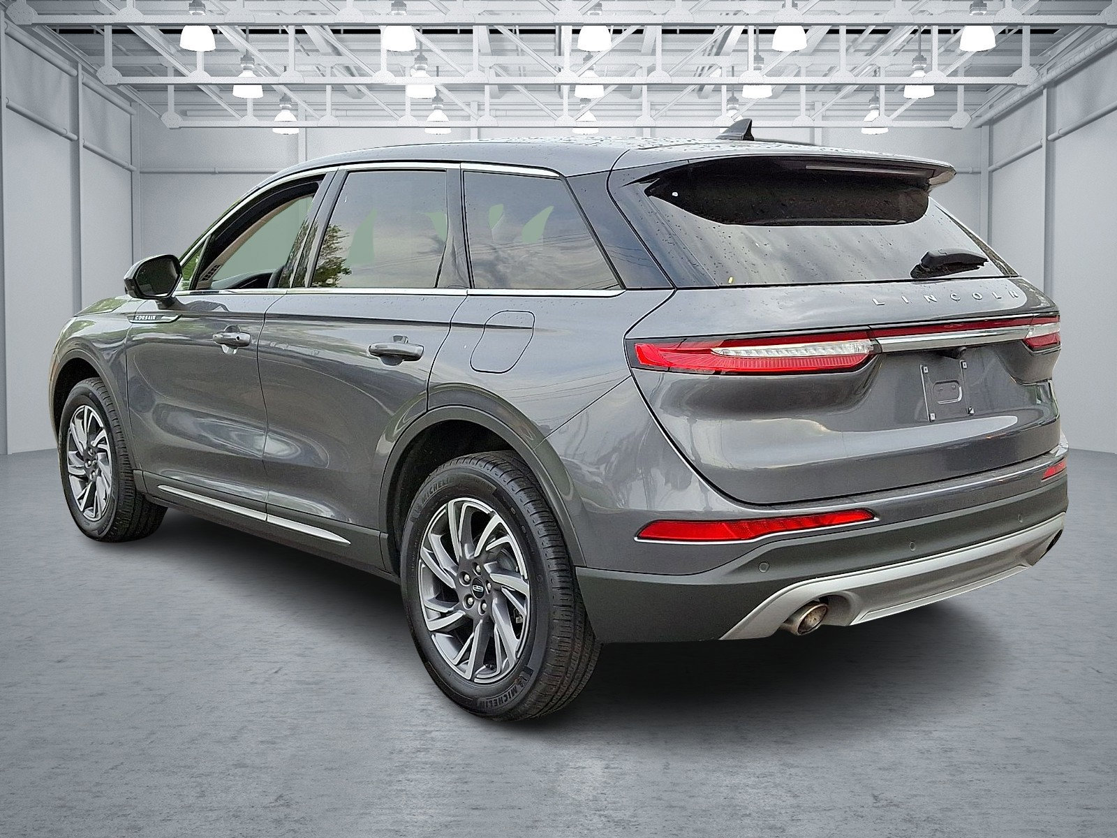 Used 2023 Lincoln Corsair AWD image 4