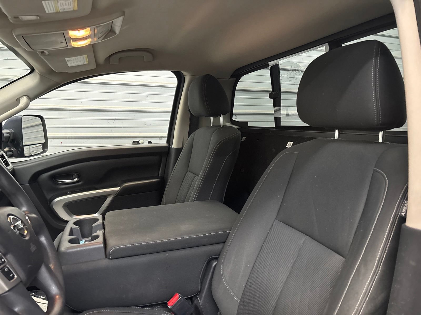 Used 2017 Nissan Titan SV AWD/4WD image 9