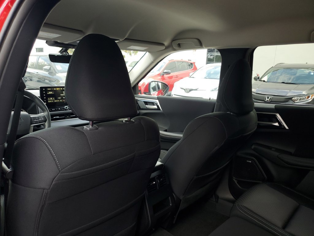 New 2026 Mitsubishi Outlander ES FWD image 13