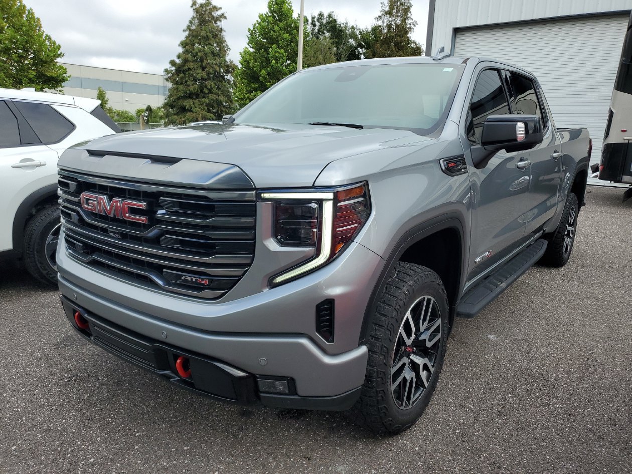 Used 2024 GMC Sierra 1500 AT4 w/ Technology Package AWD/4WD image 2