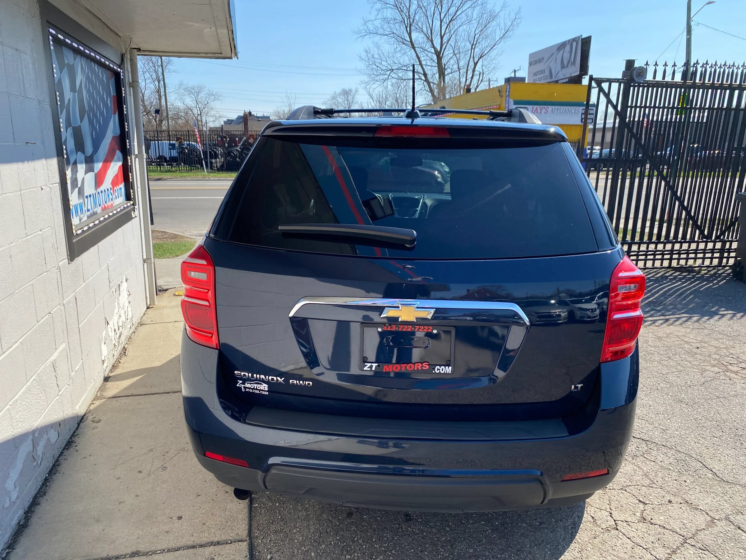 Used 2017 Chevrolet Equinox LT w/ Convenience Package AWD/4WD image 7